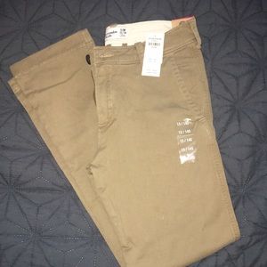 NWT Abercrombie kids, straight chino, 13/14 SLIM